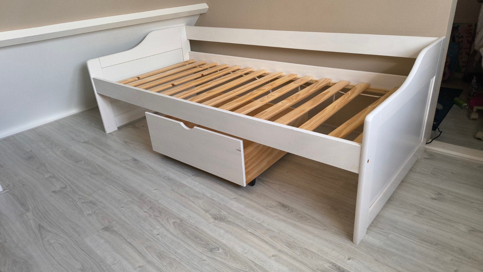 Eenpersoons kinderbed met lade en lattenbodem (gratis), Ophalen, Gebruikt, Eenpersoons, Wit