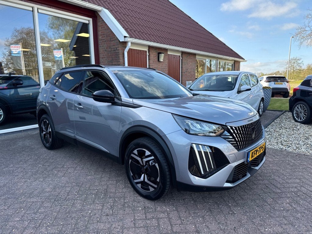 Peugeot 2008 1.2 PURETECH ALLURE Cruise Control/PDC/17'' LM, Gebruikt, Euro 6, 1199 cc, Met garantie (alle)