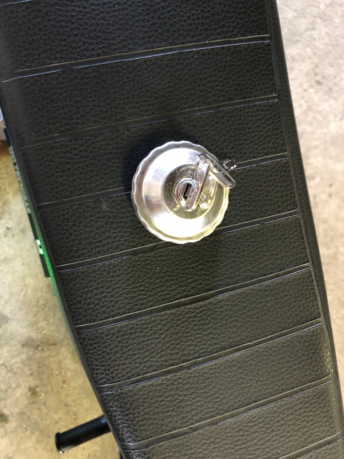 Tankdop Chrome zo goed als nieuw met originele sleutel, Ophalen of Verzenden, Zo goed als nieuw, Tank