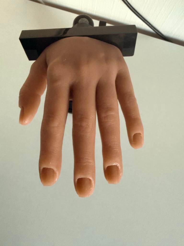Silicone oefenhand voor nagelstylist, Ophalen, Zo goed als nieuw, Handen en Nagels, Toebehoren