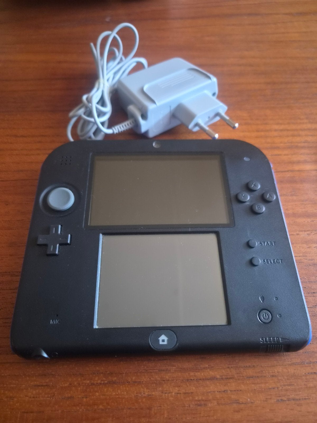 Nintendo 2DS Zwart/Blauw met oplader, Ophalen of Verzenden, Gebruikt, Zwart, 2DS