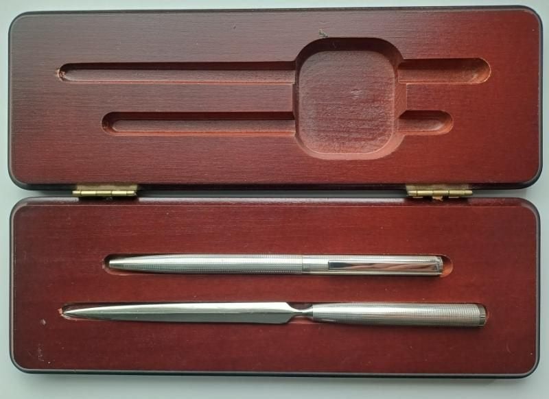 Sterling zilveren balpen en een zilveren briefopener, Antiek en Kunst, Ophalen of Verzenden