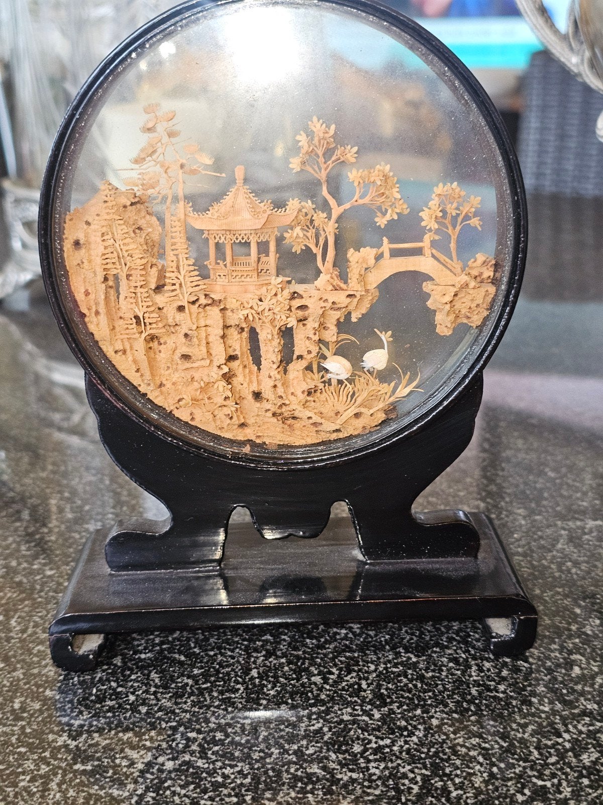 Traditioneel Chinees kurk diorama in vitrinekastje, Ophalen of Verzenden