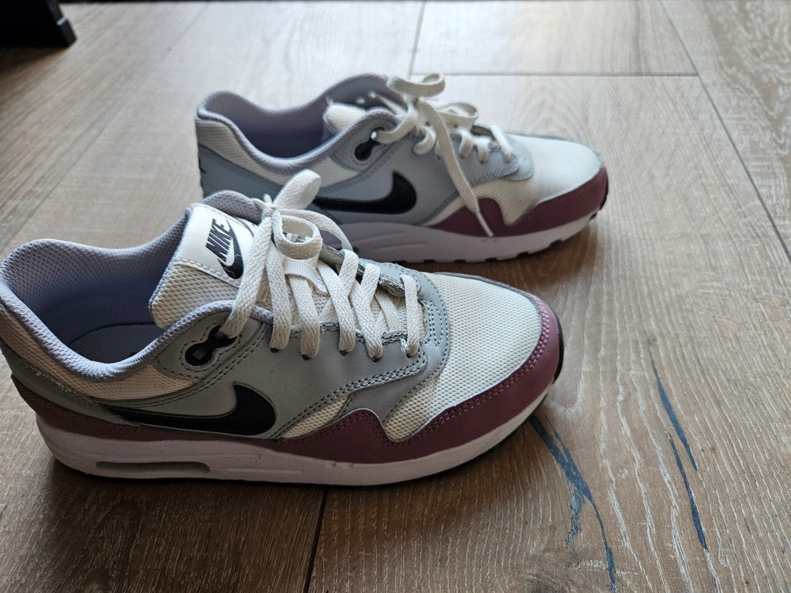 Nike Air Max Sneakers - Maat 36.5, Kleding | Dames, Schoenen, Overige kleuren, Nike, Ophalen of Verzenden, Sneakers of Gympen