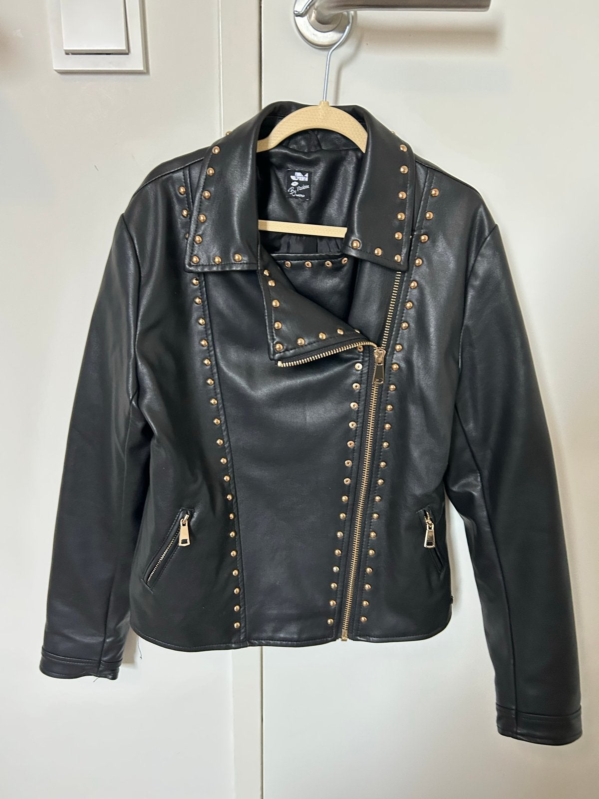 Stoer imitatie leren jasje met gouden studs en ritsen, Kinderen en Baby's, Ophalen of Verzenden, Zo goed als nieuw, Meisje, Jas