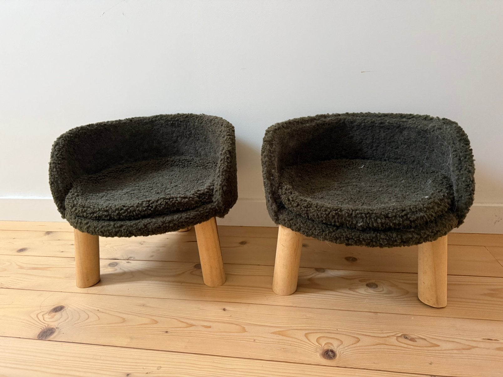 2 groene kattenstoeltjes mandjes, Ophalen, Zo goed als nieuw