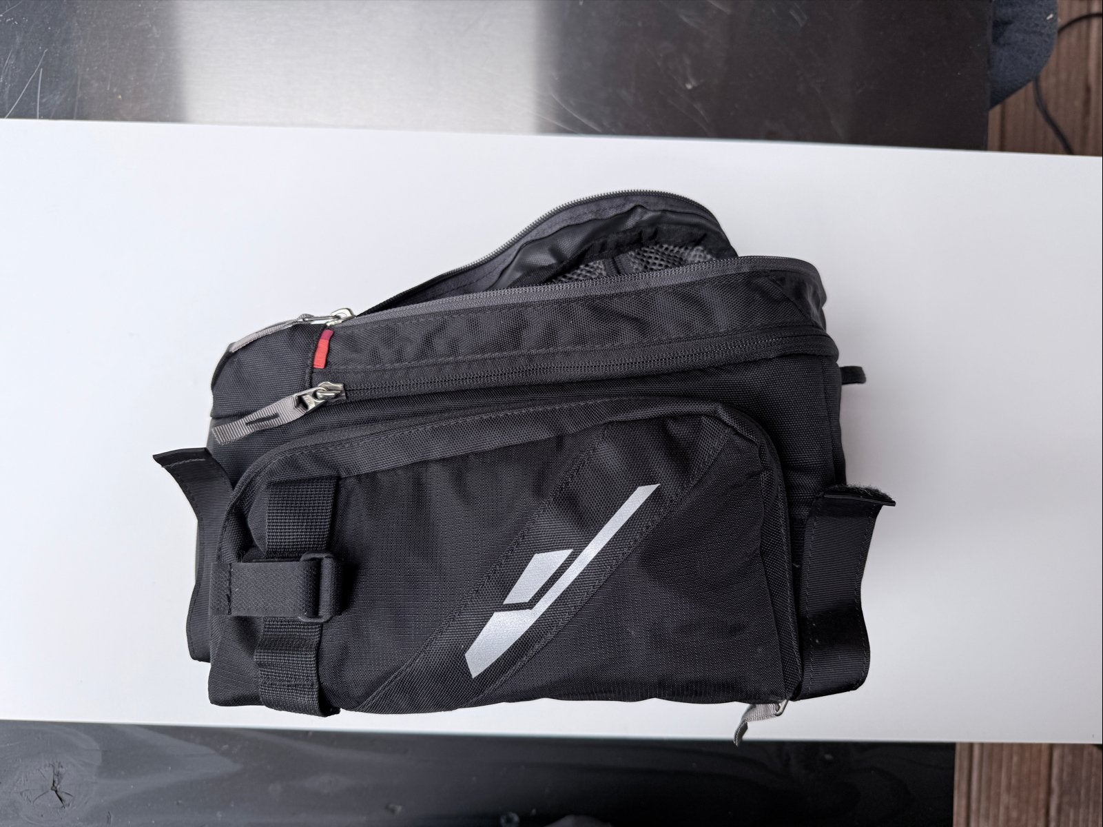 Vaude bagagedrager tas met regenhoes - Zo goed als nieuw, Fietsen en Brommers, Fietsaccessoires | Fietstassen, Ophalen of Verzenden