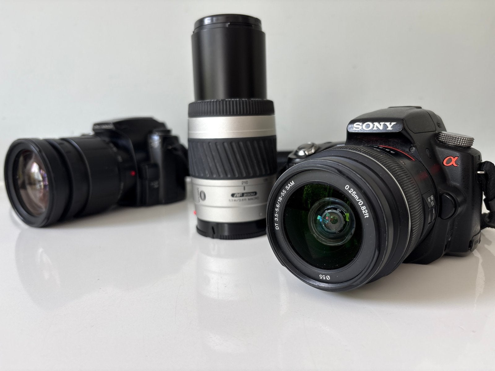 Sony Alpha A55 & Konica Minolta Dynax 5D met 4 lenzen, Audio, Tv en Foto, Fotocamera's Digitaal, Gebruikt, Spiegelreflex, Kantelbaar/draaibaar scherm