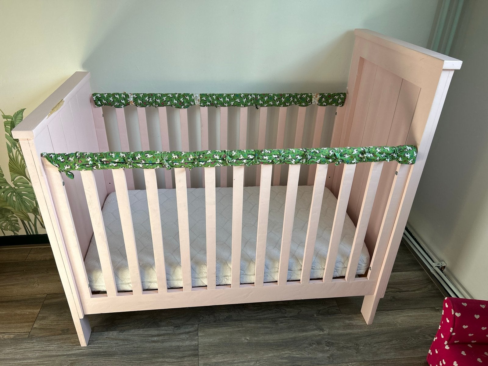 Gratis Ophalen: Roze Kinderbedje met Matras., Ophalen, Gebruikt, Minder dan 140 cm, Matras