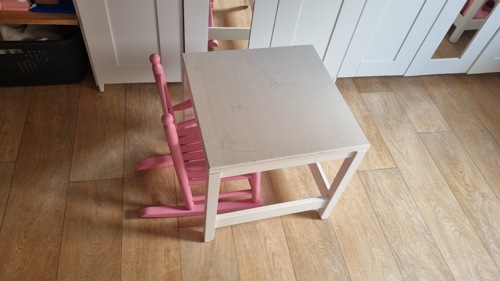kindertafel met stoel schommel stoel, Ophalen, Gebruikt, Tafel(s) en Stoel(en)