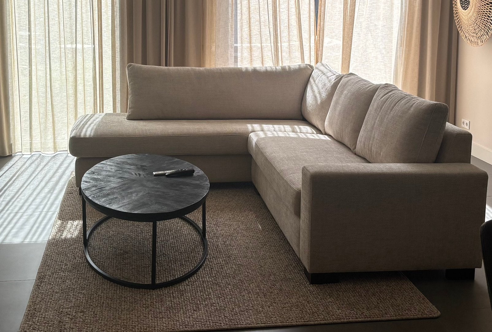 Viola salontafel zwart ovaal 135x70x40, Ophalen, Zo goed als nieuw, Ovaal, 50 tot 100 cm