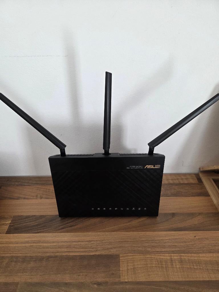 ASUS RT-AC68U Dual-band Router (AC1900) – Goede staat, Computers en Software, Routers en Modems, Ophalen of Verzenden, Zo goed als nieuw