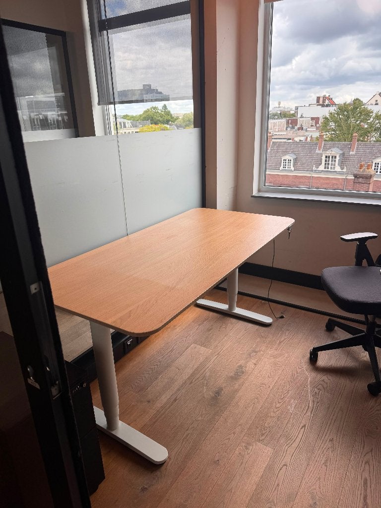 IKEA BEKANT standing desk, Ophalen, 160 cm, Scandinavisch, Hout