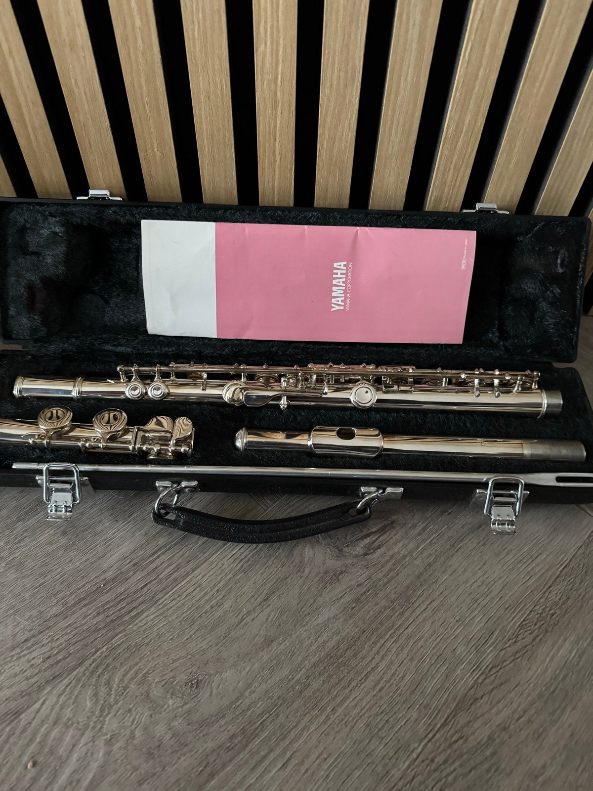 Yamaha Dwarsfluit YFl 225s met koffer, Muziek en Instrumenten, Blaasinstrumenten | Dwarsfluiten en Piccolo's, Gebruikt, Verzenden
