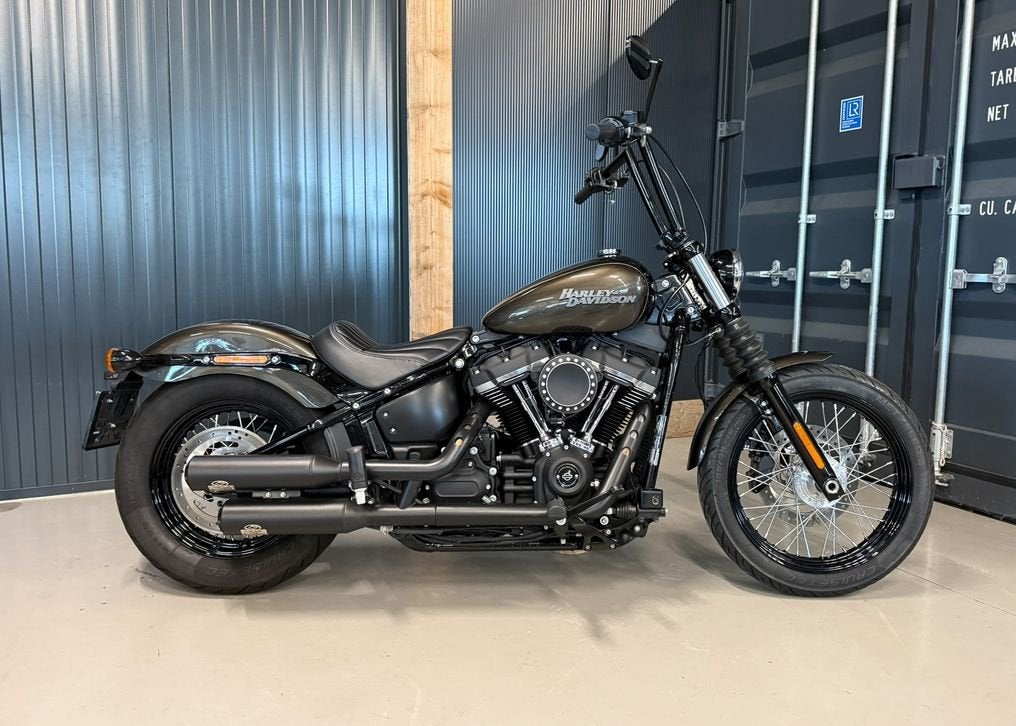 HARLEY-DAVIDSON STREET BOB 114 FXBBS (bj 2020), HARLEY-DAVIDSON, Chopper, Bedrijf, Onbekend