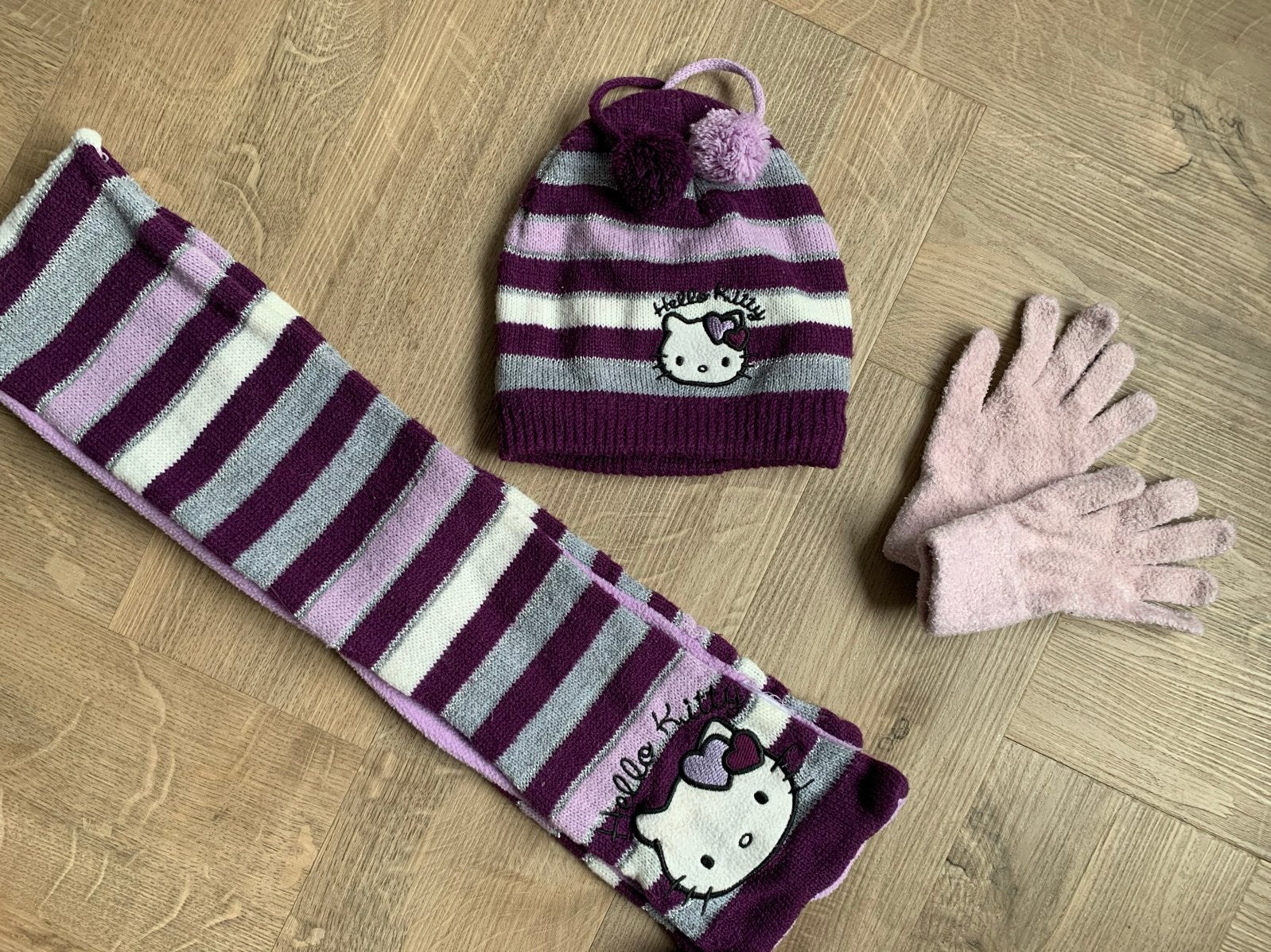 Muts, sjaal en handschoenen set - Hello Kitty, Ophalen of Verzenden, Gebruikt, Meisje, Setje