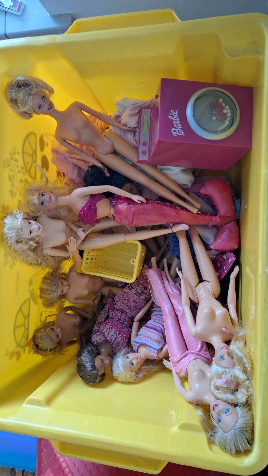 Grote partij Barbies met kleding en accessoires, Ophalen, Gebruikt, Barbie