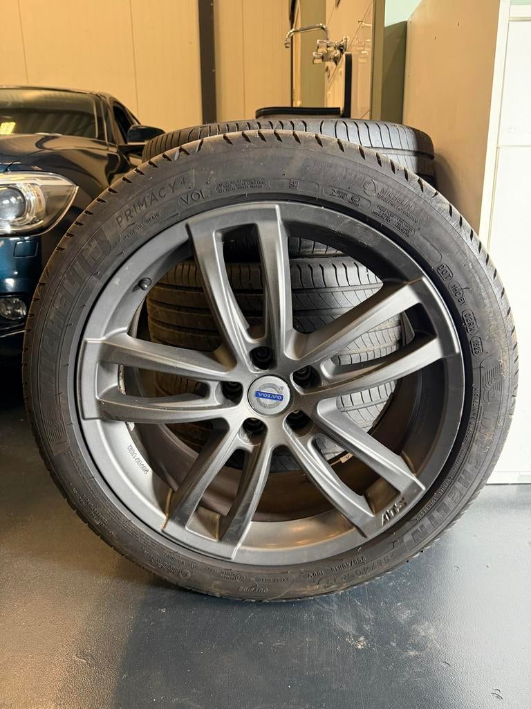 Originele Volvo velgen met Michelin banden 255/40 R19, 19 inch, Gebruikt, 255 mm, Banden en Velgen
