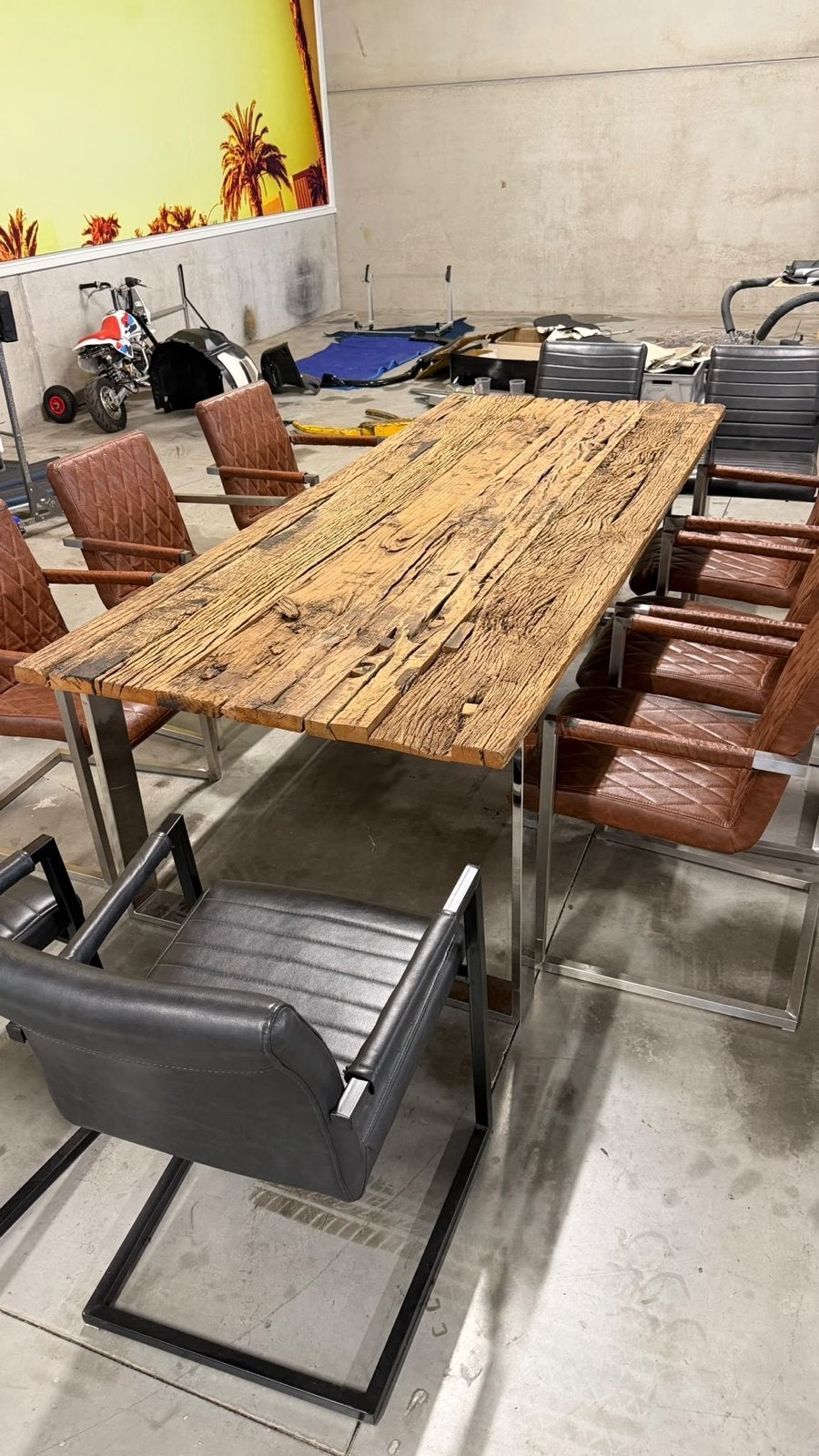 Robuuste spoorbielstafel met 6 stoelen (glas ontbreekt), Ophalen, Gebruikt, 100 tot 150 cm, Mail