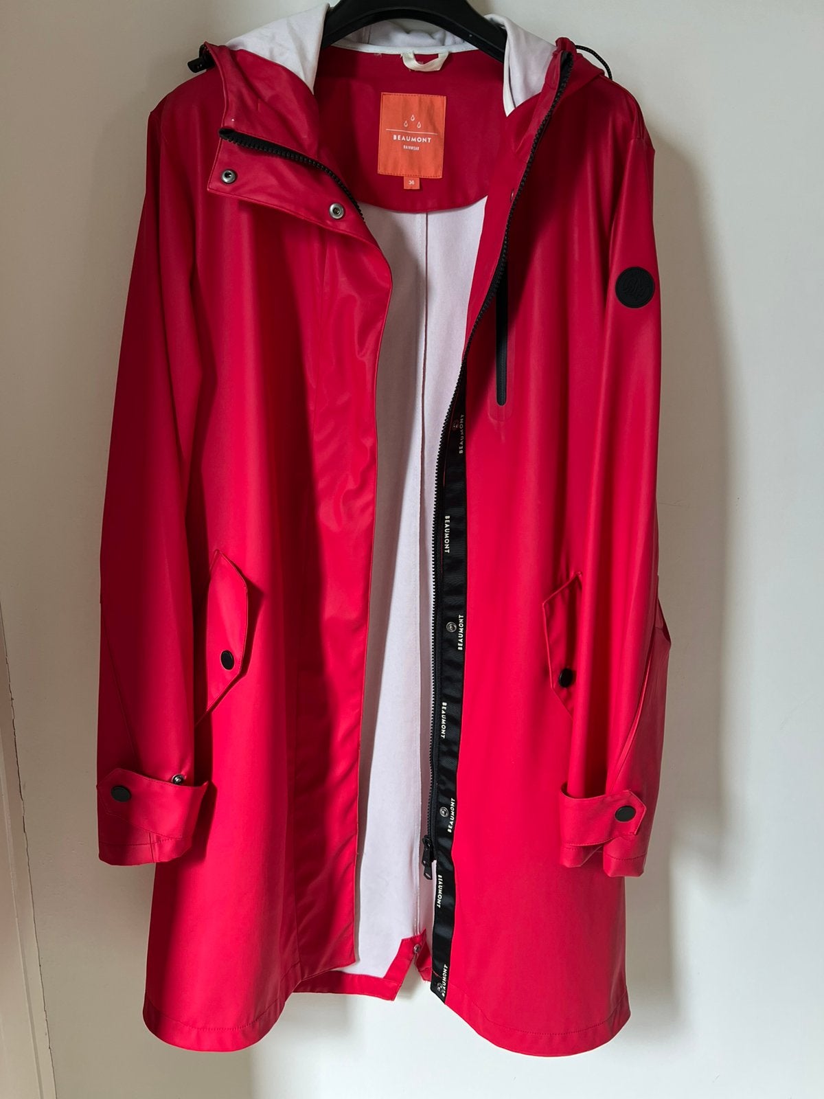 Regenjas maat S in rood merk Beaumont, Ophalen of Verzenden, Zo goed als nieuw, Regenjas, Dames
