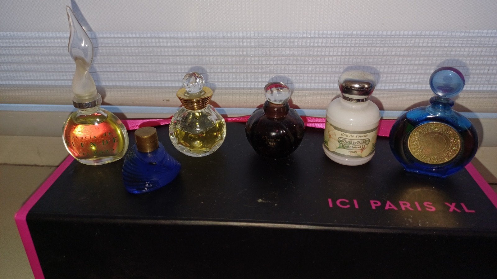 verschillende soorten luxe parfums, Verzamelen, Parfumverzamelingen, Ophalen of Verzenden, Miniatuur