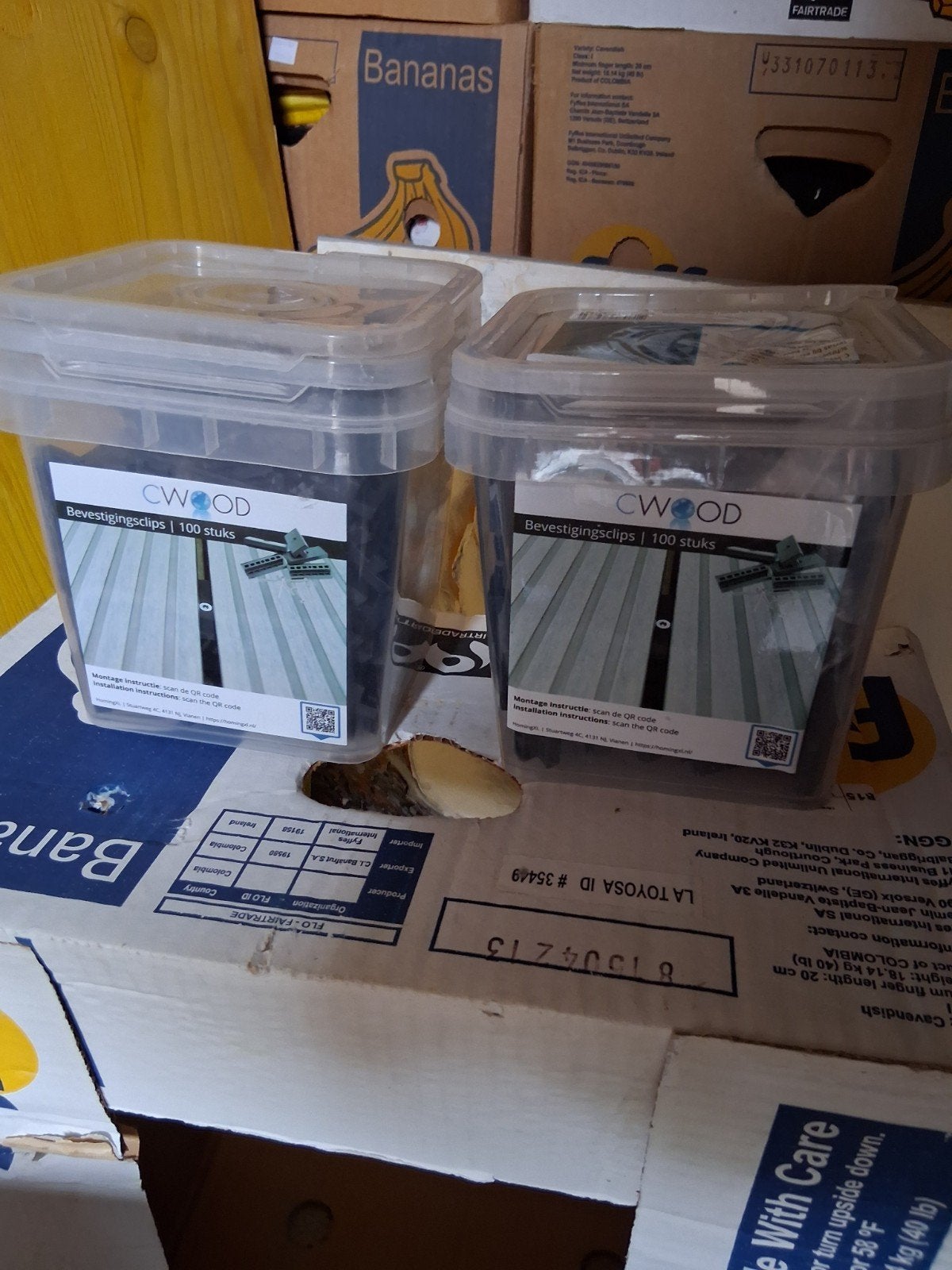 2 emmers C-wood bevestigingsclips - 100 stuks per emmer, Ophalen of Verzenden, Nieuw, Overige typen