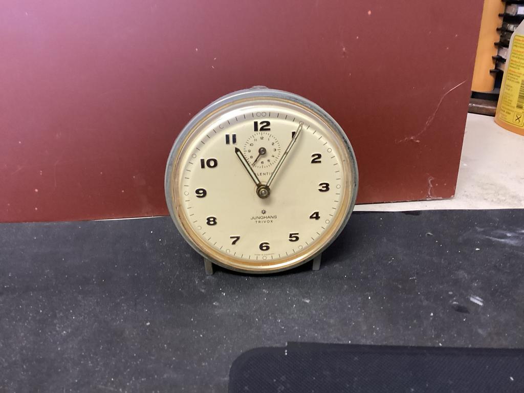 Junghans Trivox Wekker Silent Tic Jaren '60 - Werkt Perfect!, Antiek en Kunst, Antiek | Klokken, Ophalen of Verzenden