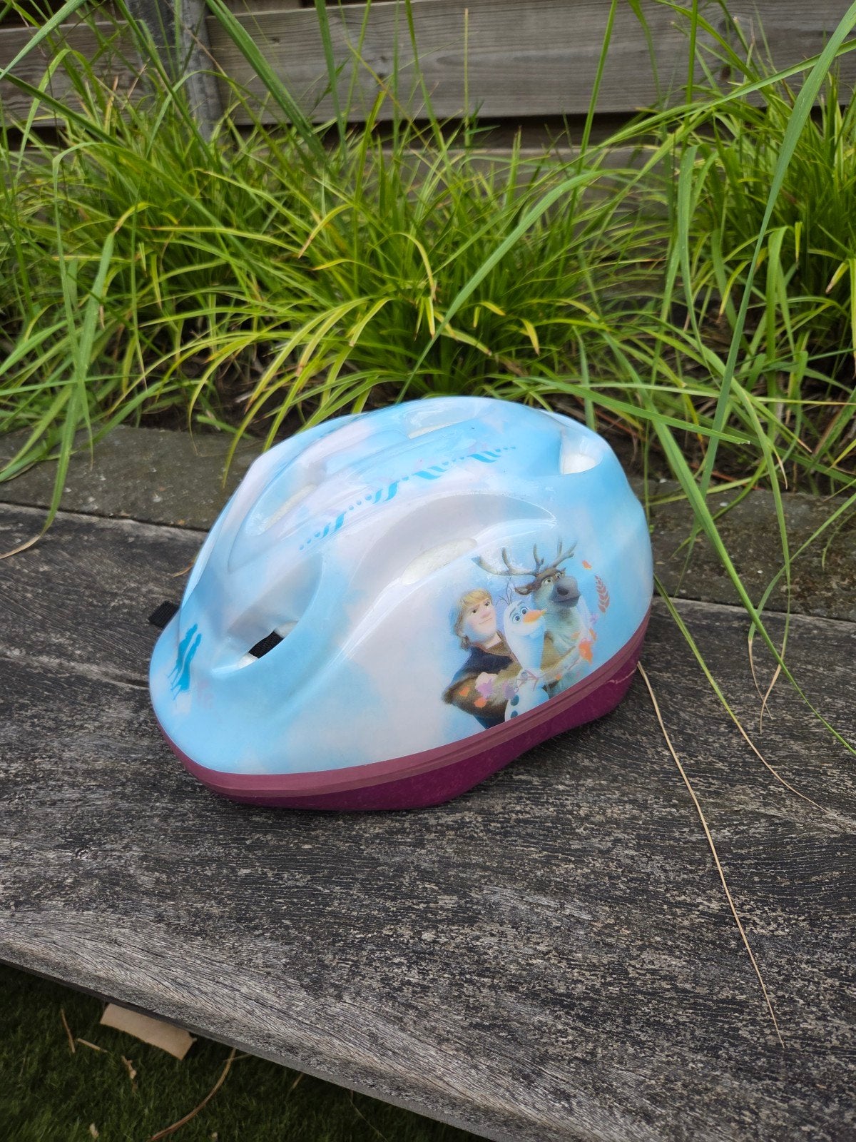 Frozen fietshelm voor kinderen - Maat 52-56 cm, Ophalen, Gebruikt, Meisje, Overige maten