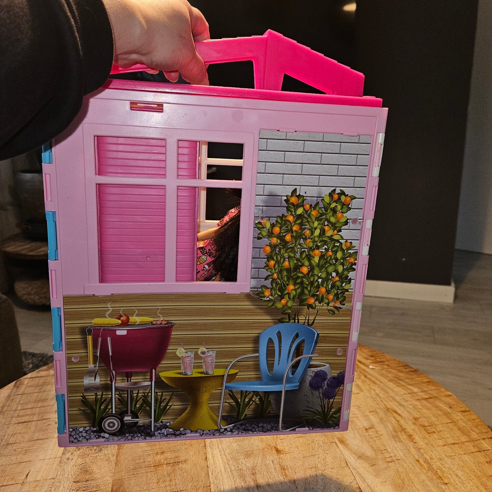 Barbie opvouwbaar huis met accessoires en poppen, Ophalen of Verzenden, Gebruikt, Barbie