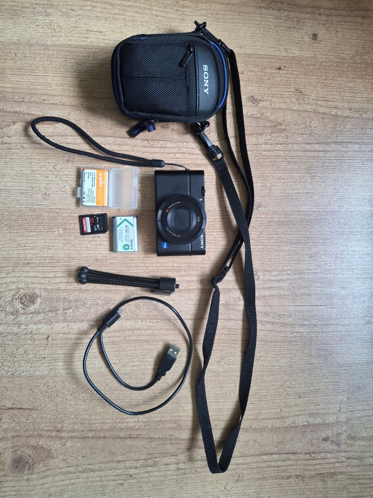 Sony Cyber-shot DSC-RX100 Compactcamera met accessoires, Ophalen, Zo goed als nieuw, Compactcamera, 8 keer of meer