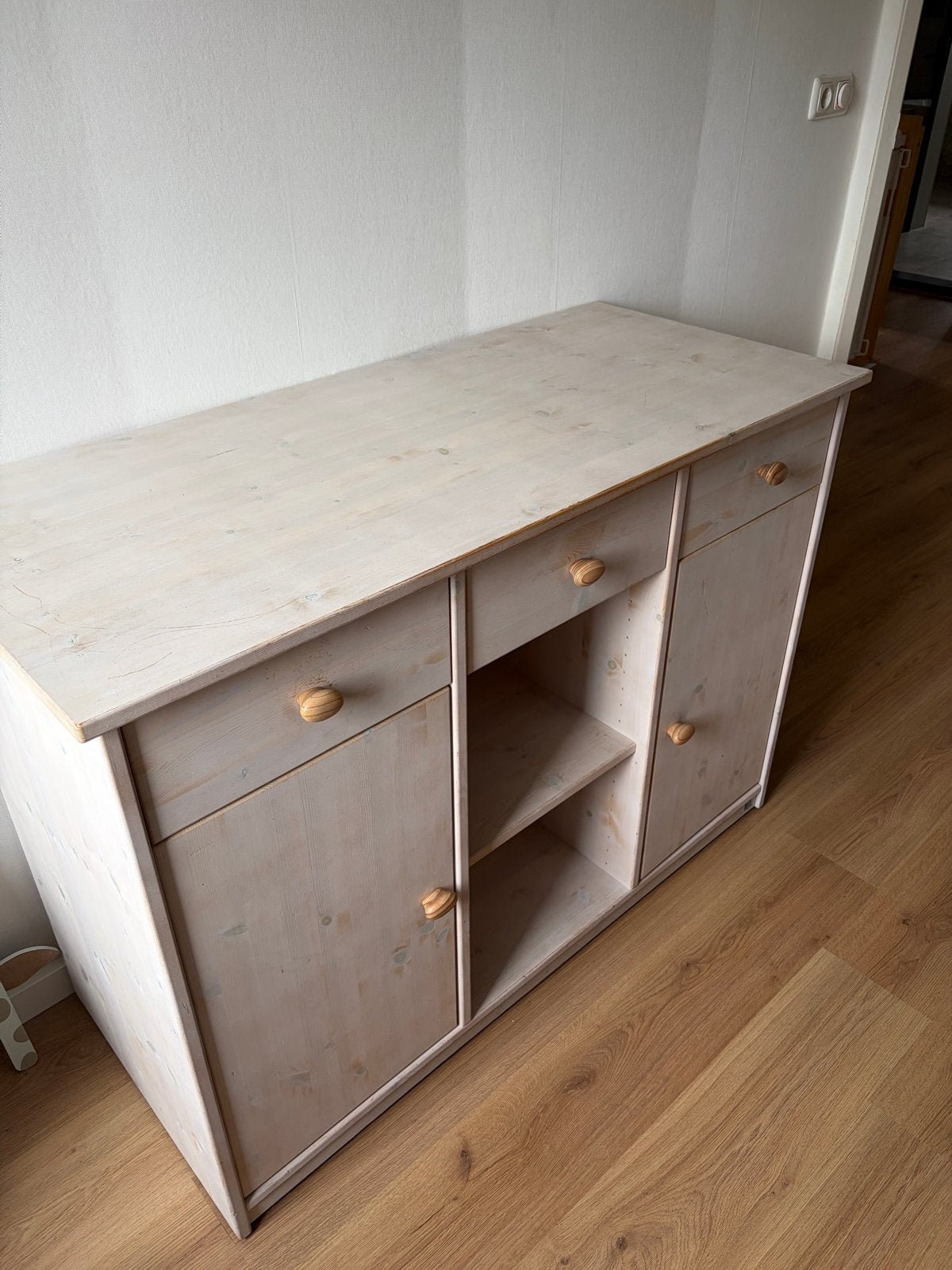Stevige commode / dressoir van Life Time in white wash, Ophalen, Gebruikt, 100 tot 150 cm, Met lade(s)