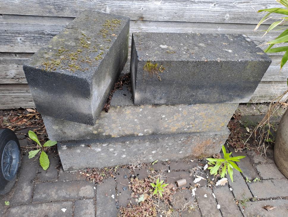 stapelstenen, Tuin en Terras, Bielzen en Borders, Ophalen, Biels, Zo goed als nieuw, Beton