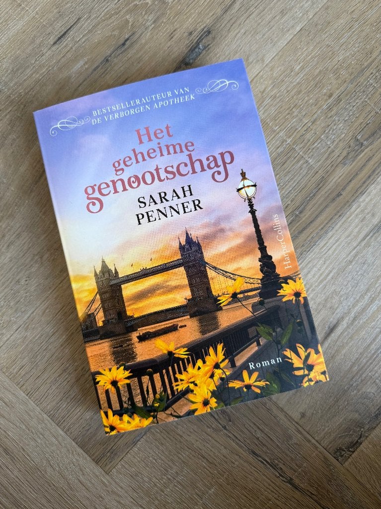 ZGAN Het geheime genootschap Sarah Penner boek 9789402711974, Boeken, Ophalen of Verzenden, Zo goed als nieuw, Sarah Penner, Nederland