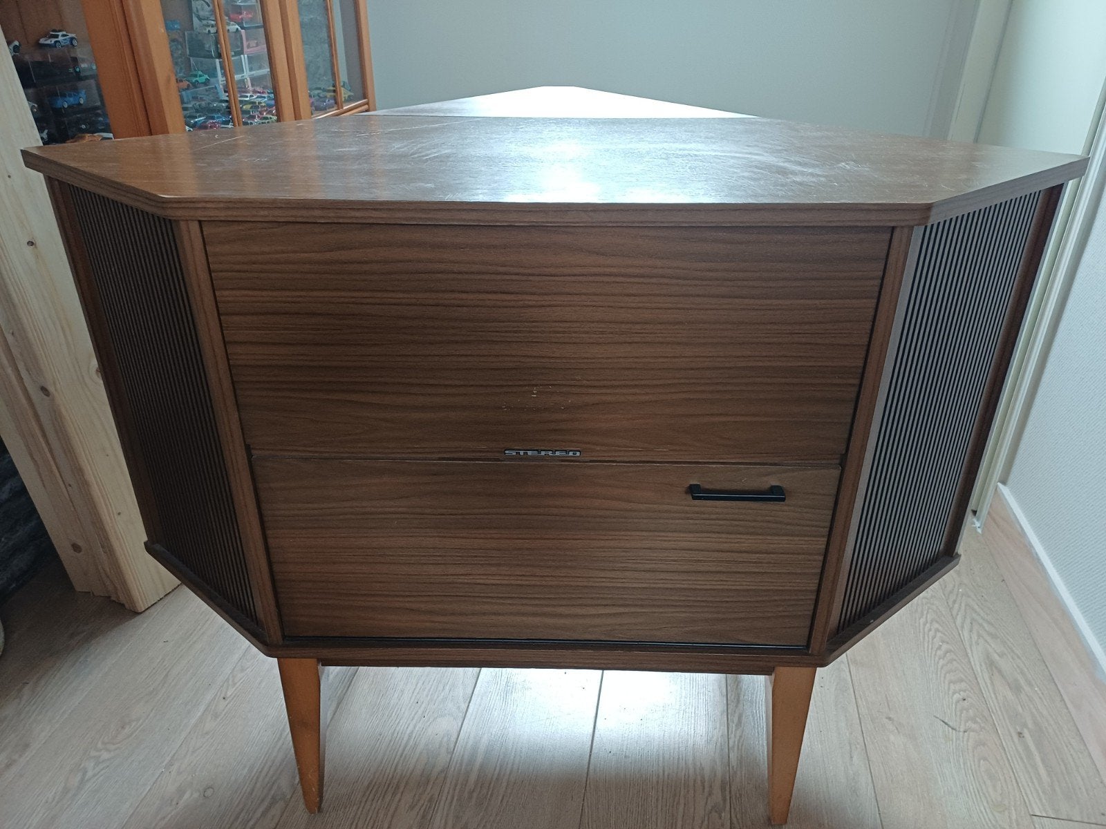 radio meubel  Rosita r49c, Ophalen, Gebruikt, 100 tot 150 cm, Overige houtsoorten