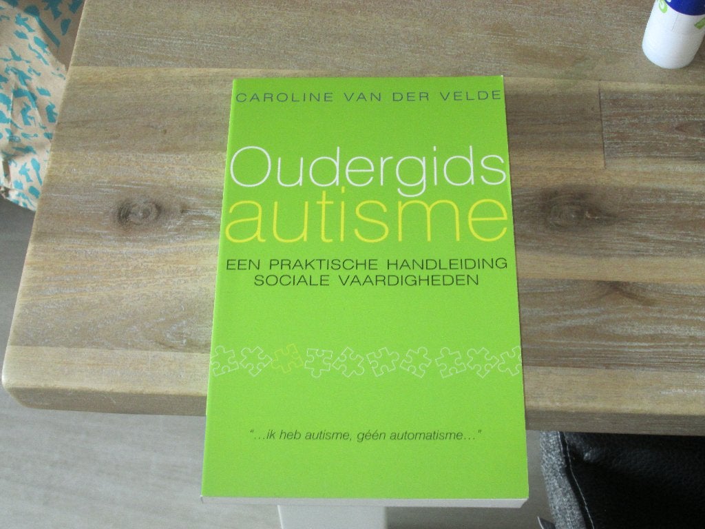 OuderGids Autisme - Caroline van der Velde, Ophalen of Verzenden, Zo goed als nieuw, Caroline van der Velde, Overige onderwerpen