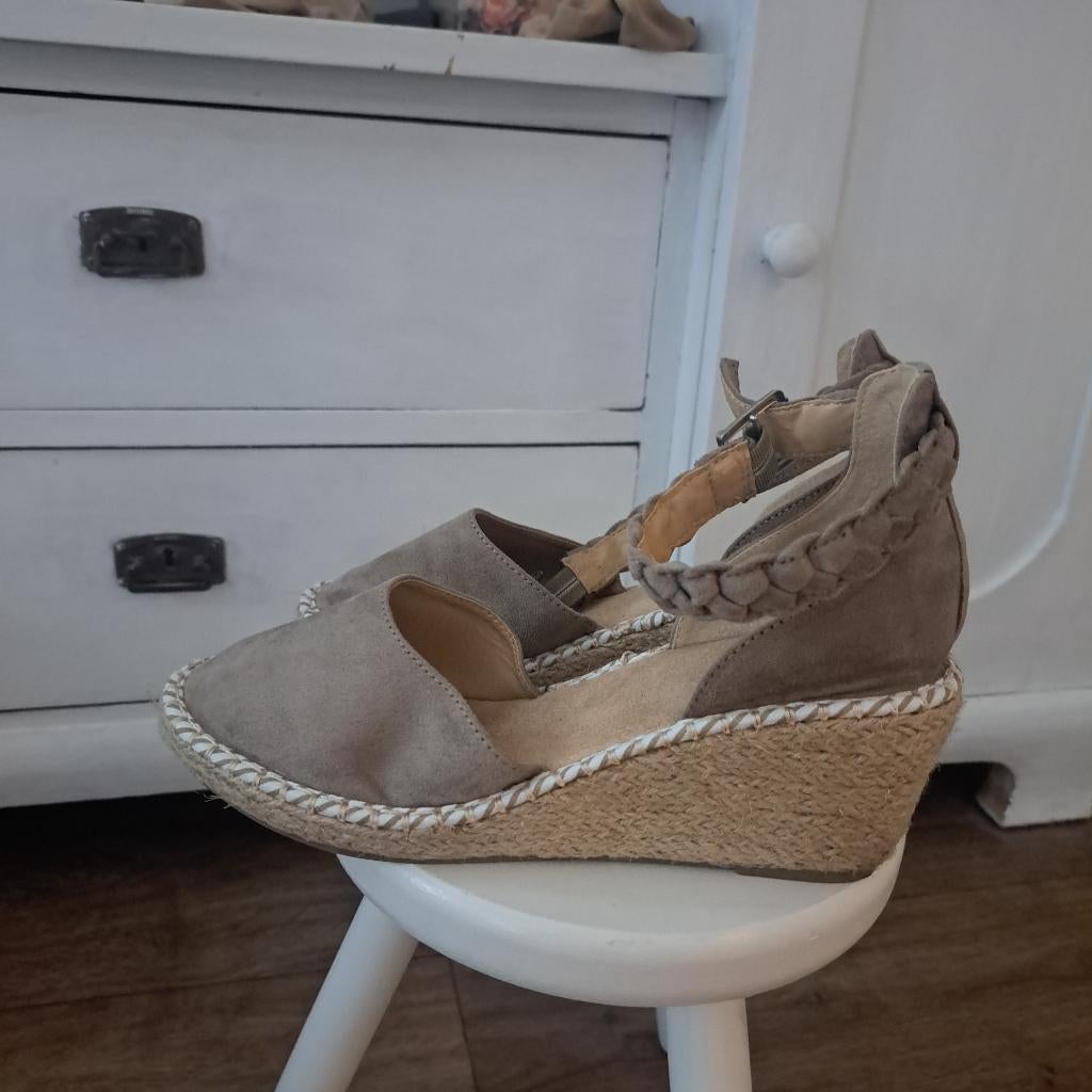 espadrilles mt 39, Blue Box, Beige, Ophalen of Verzenden, Zo goed als nieuw