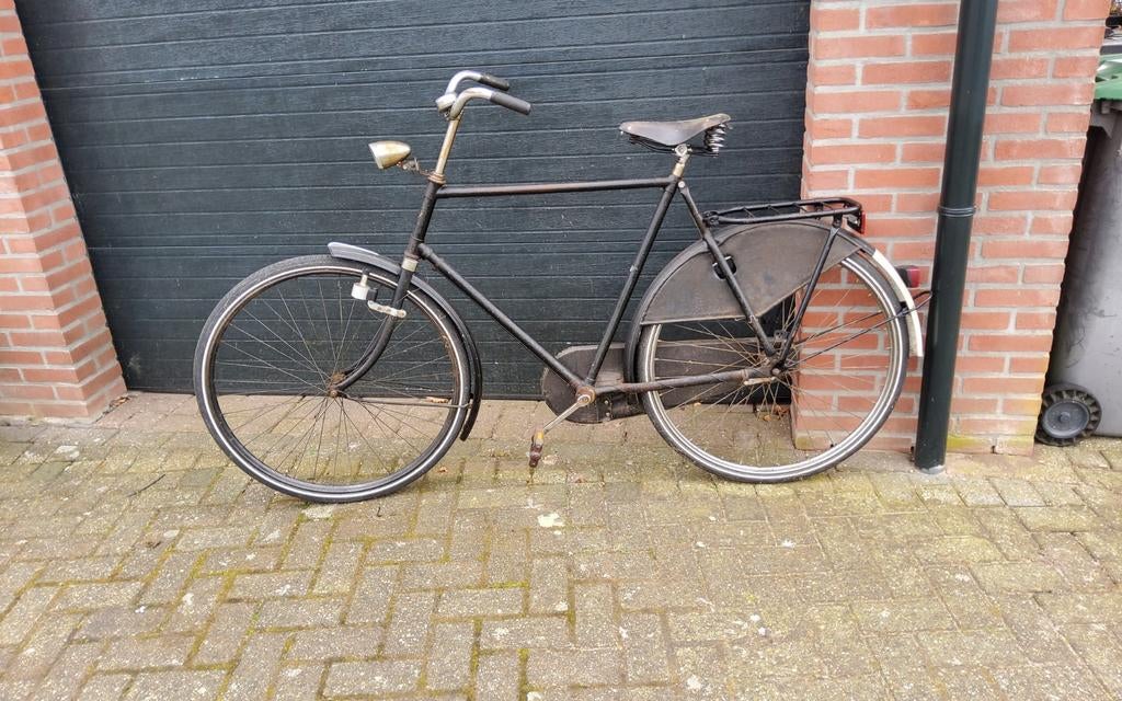 Fiets heren 28 inch in ongepoetste  staat , Brooks zadel !!, Fietsen en Brommers, Fietsen | Oldtimers, 59 cm of meer, Ophalen