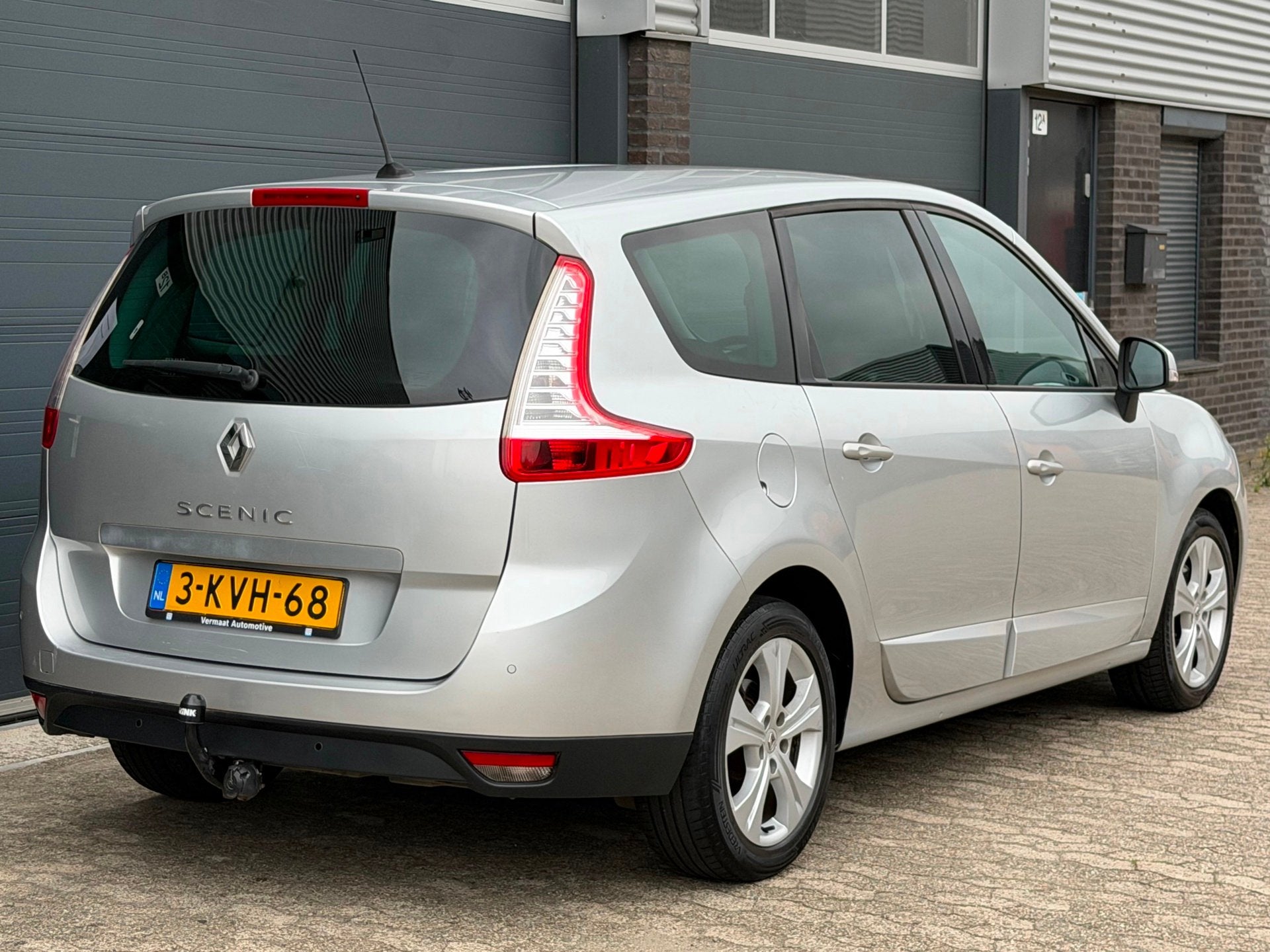 Renault Grand Scénic 2.0 Dynamique 7p. NAVI CLIMA CRUISE TR, Auto's, Euro 5, Stof, Gebruikt, 4 cilinders