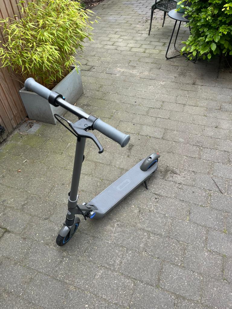 Ninebot zing e10 electrische kinderstep, Ophalen, Zo goed als nieuw, Elektrische step (E-scooter)