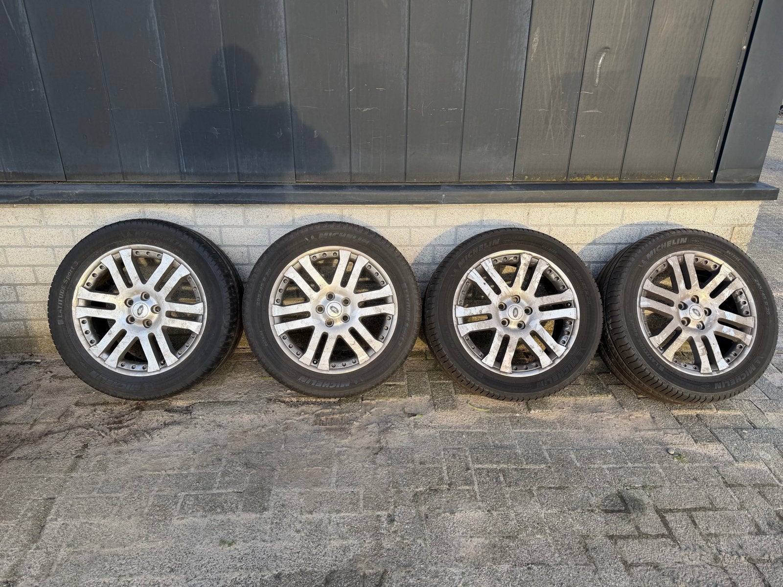 Wielen Range Rover L322 - 20 inch met Michelin banden, Ophalen, Gebruikt, 295 mm, Banden en Velgen