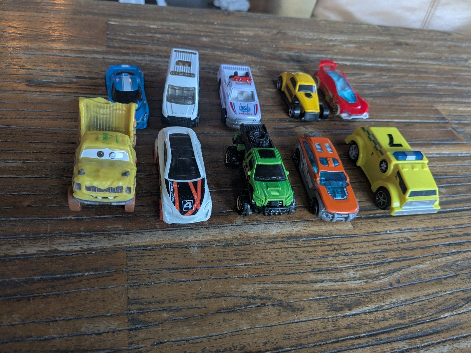 Set van 10 speelgoedauto's (o.a. Disney Cars en Matchbox), Kinderen en Baby's, Speelgoed | Speelgoedvoertuigen, Ophalen of Verzenden
