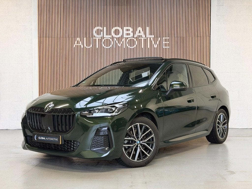 BMW 2-serie Active Tourer 223i M Sport - TREKHAAK - SCHUIFDA, Auto's, BMW, 1998 cc, Gebruikt, 4 cilinders, Automatische klimaatregeling