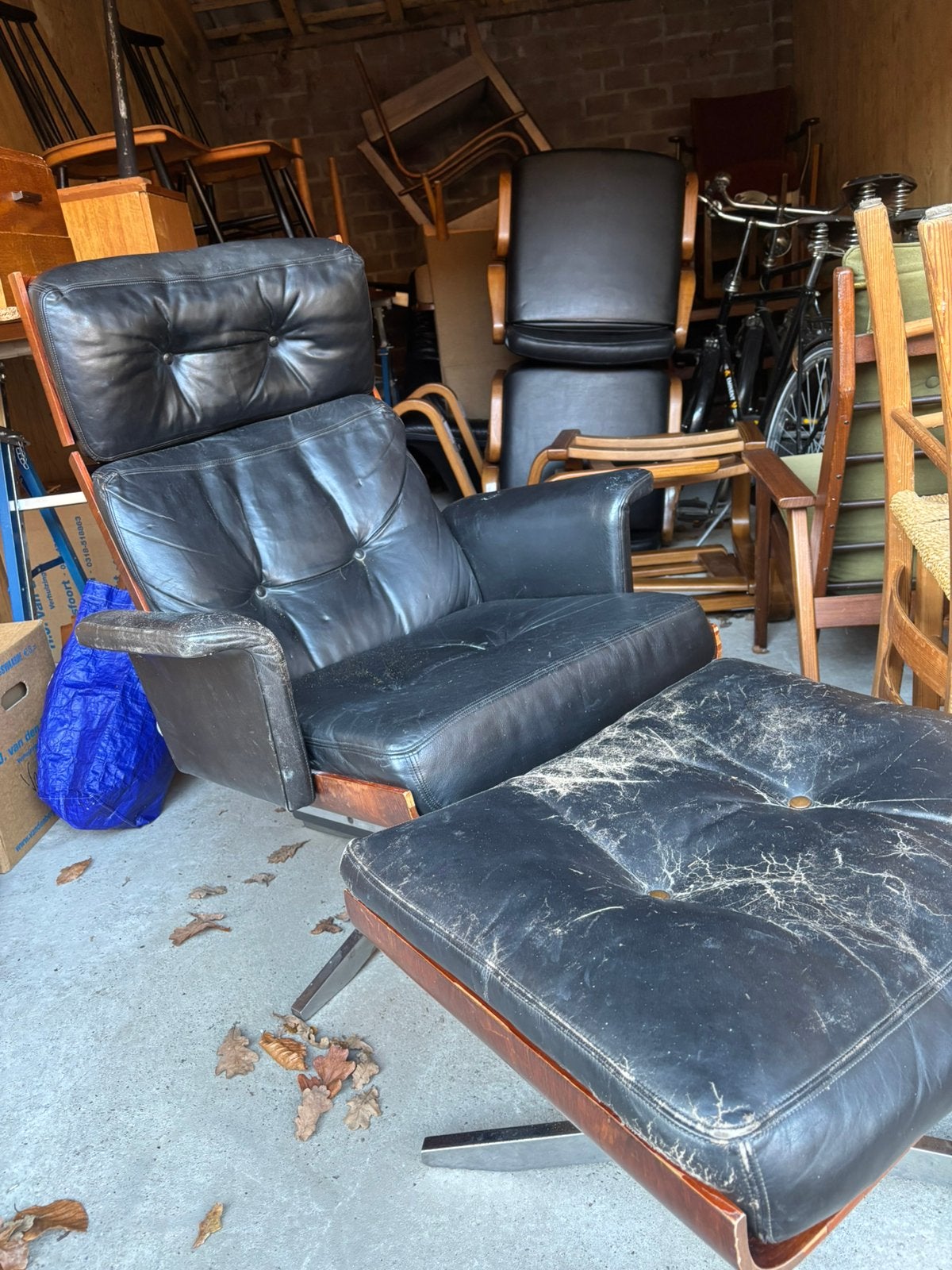 Vintage design Artimeta model 1025a met hocker zwart leer, Ophalen, Zo goed als nieuw, 50 tot 75 cm, Leer