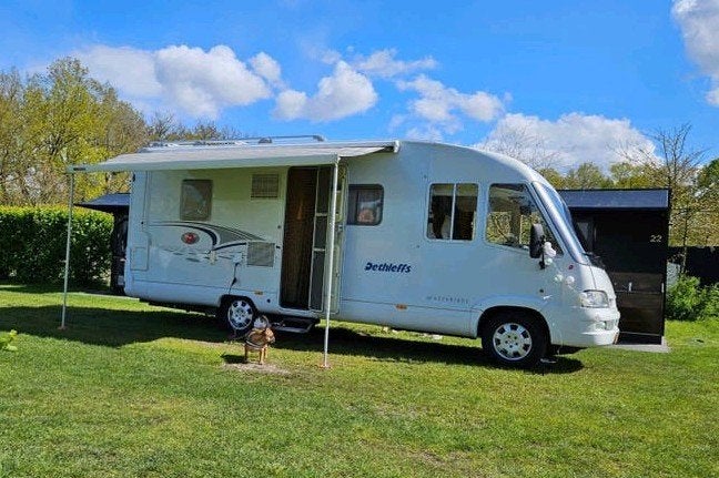 Dethleffs Advantage xxl garage,stalling, luchtvering etc, Caravans en Kamperen, Campers, Ringverwarming, Fiat, Particulier, Koelkast