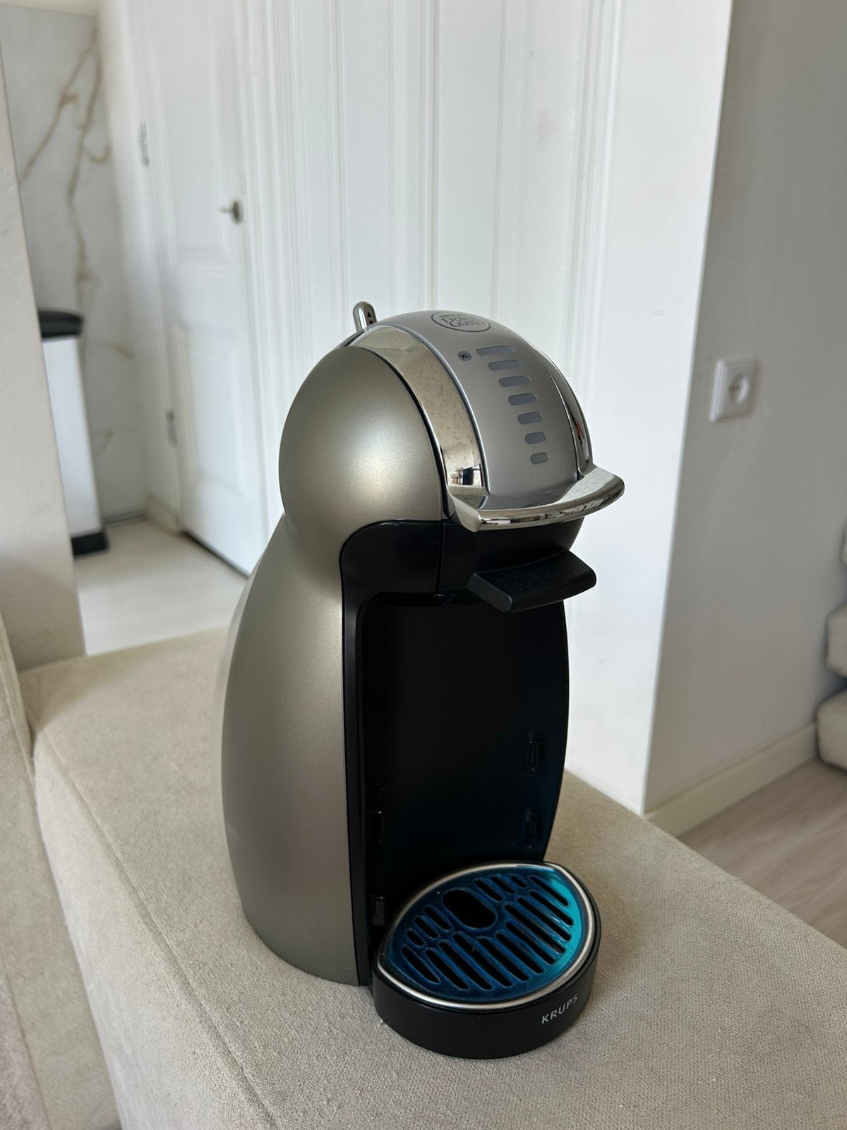 Nescafé Dolce Gusto Genio S Zilver - Zo goed als nieuw, Ophalen of Verzenden, Zo goed als nieuw