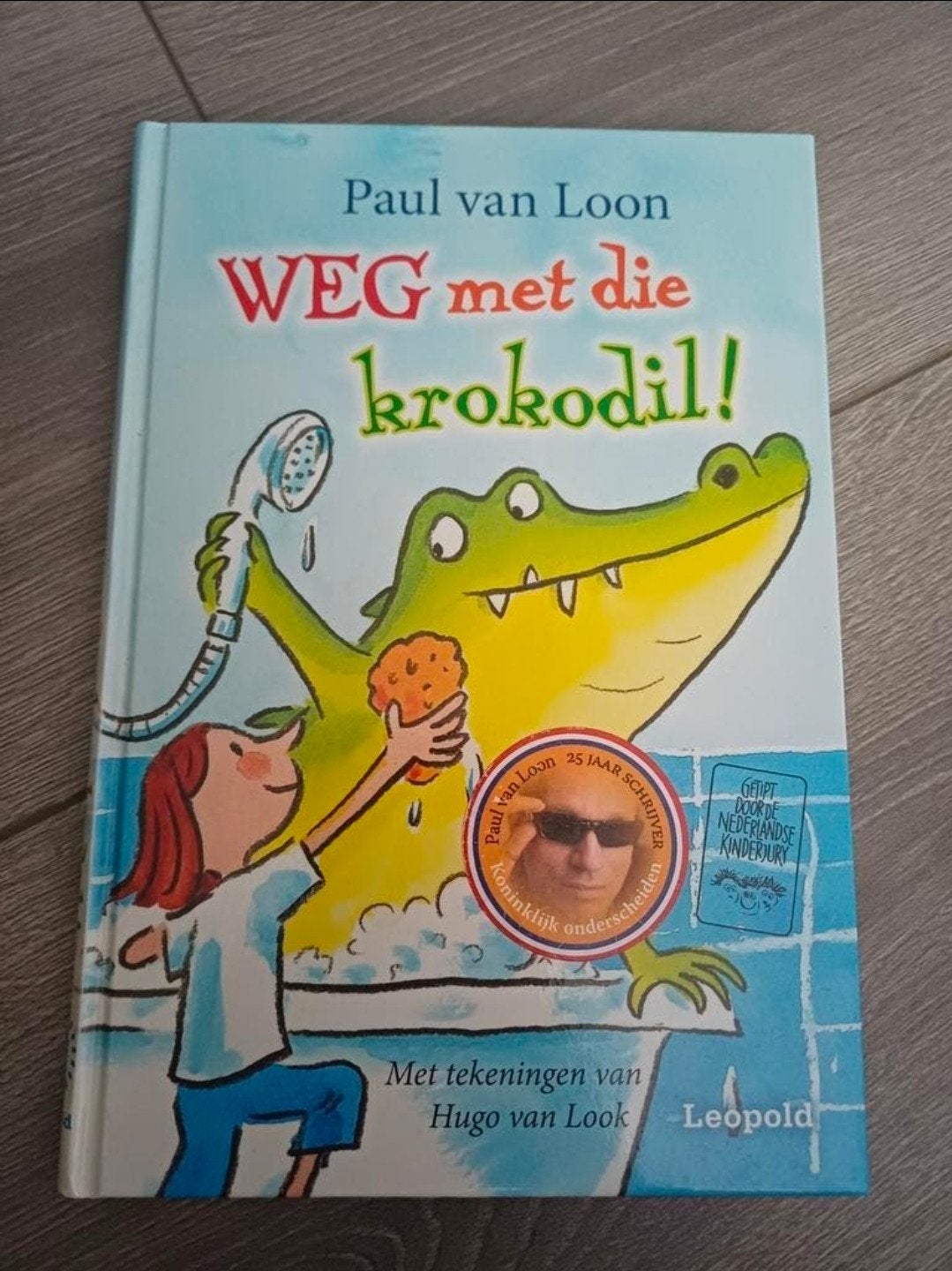Paul van Loon - Weg met die krokodil!, Ophalen of Verzenden, Zo goed als nieuw