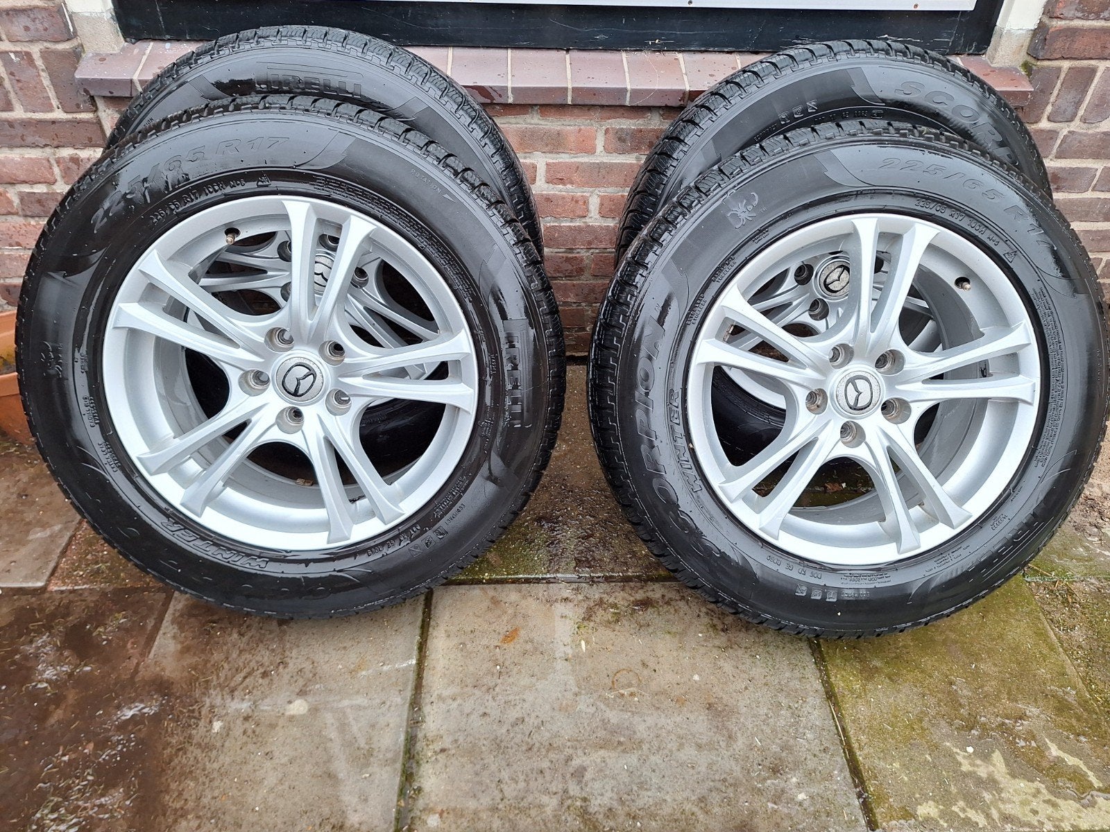 Pirelli winterbanden + Mazda velgen 225/65 R17 (CX-5), Auto-onderdelen, Ophalen, Gebruikt, Banden en Velgen, 17 inch