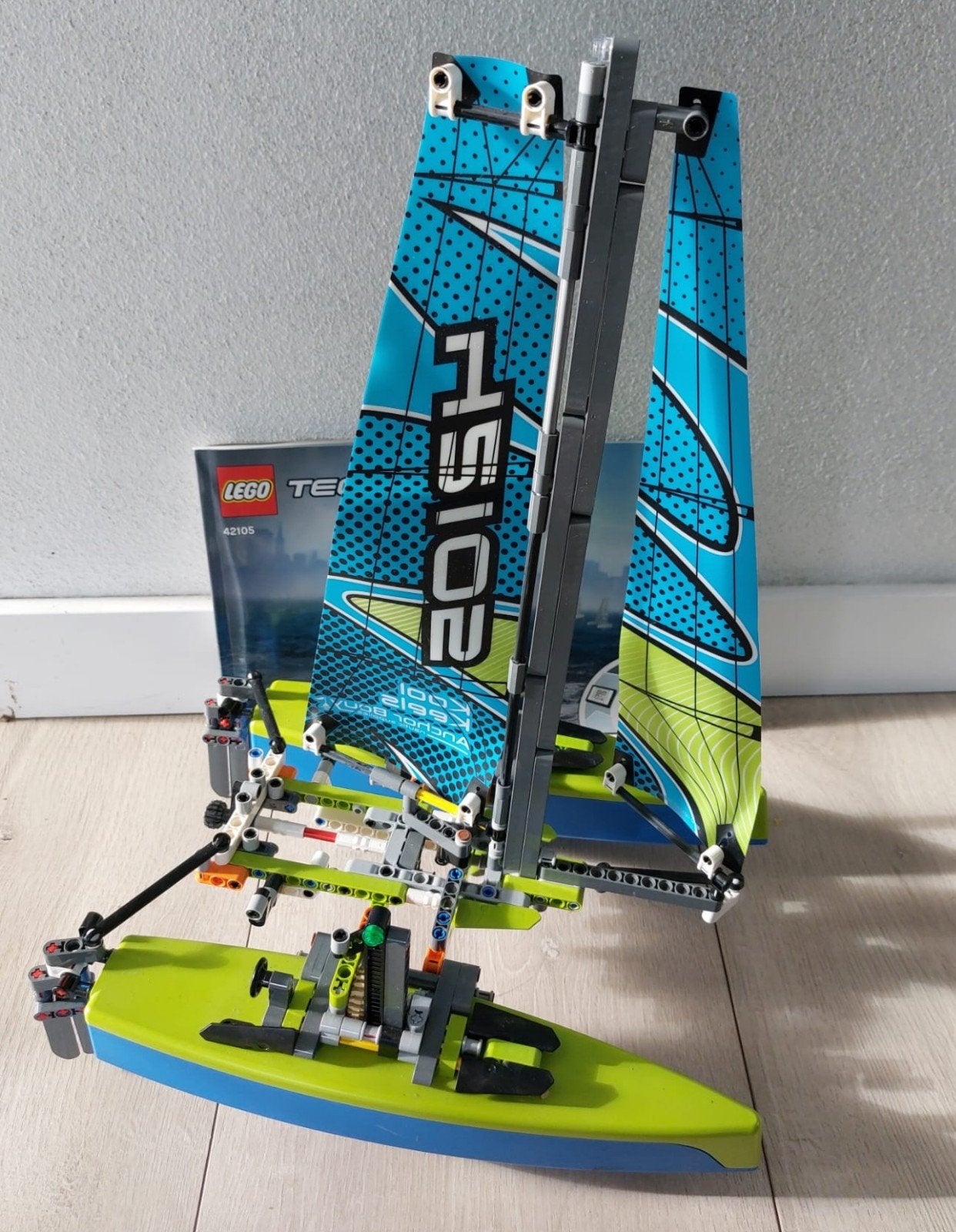 Lego Technic 42105 Catamaran, zeilboot, Lego, Ophalen of Verzenden, Zo goed als nieuw, Complete set