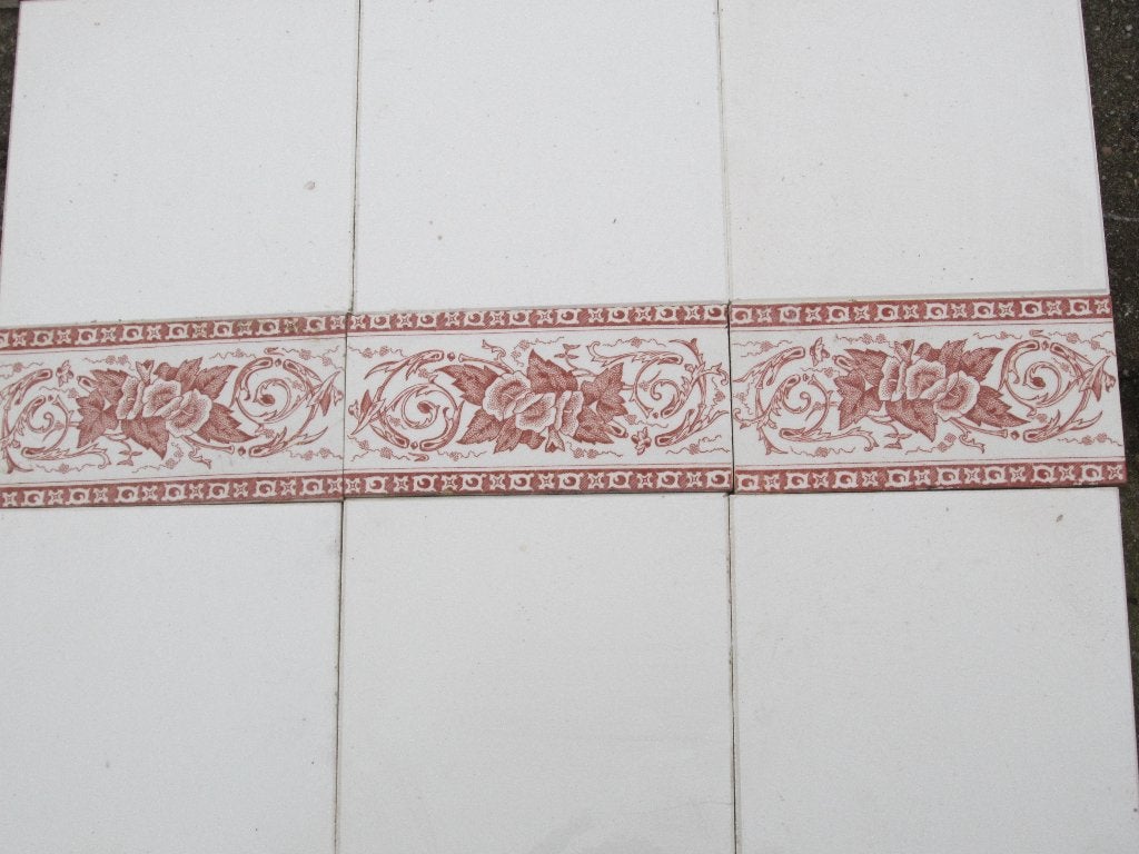 60 art nouveau randtegels 7,5x15 met roodbruine bloemen, Antiek en Kunst, Antiek | Wandborden en Tegels, Ophalen