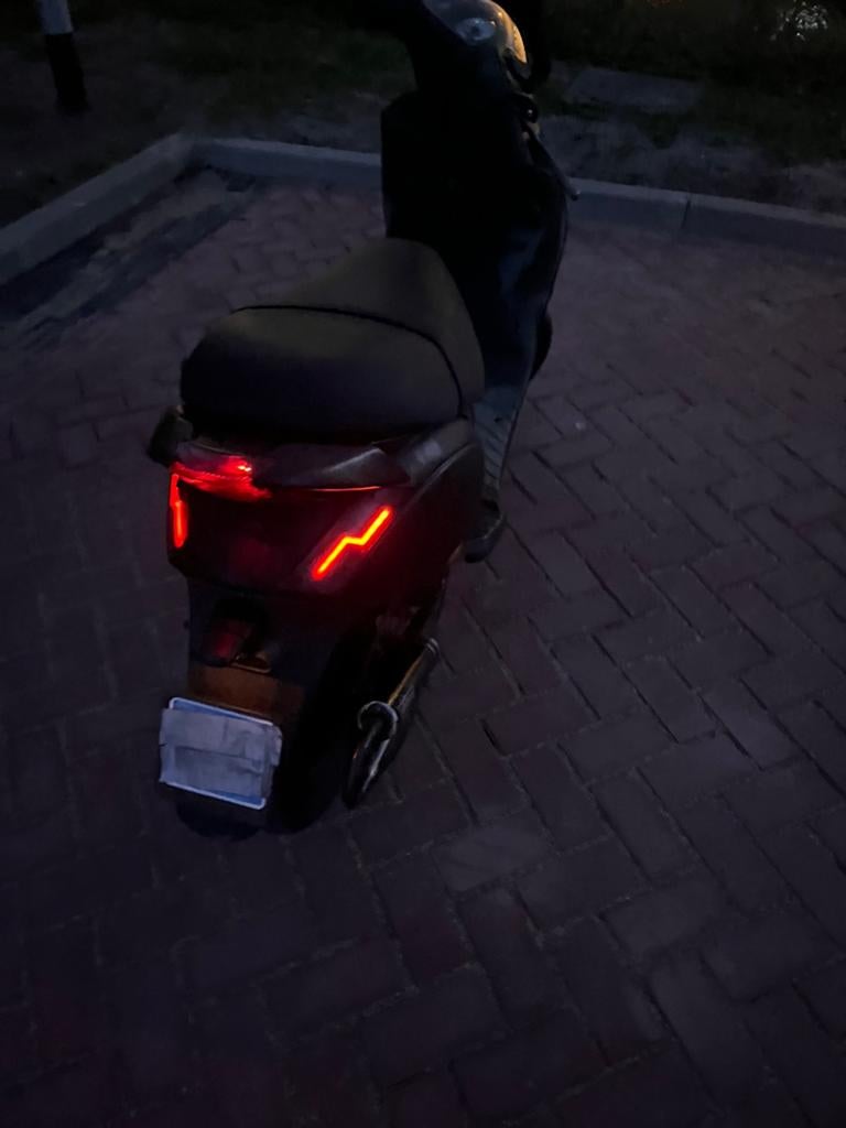 Piaggio zip 70cc, Fietsen en Brommers, Scooters | Piaggio, Zo goed als nieuw, Zip, Tweetakt, Ophalen